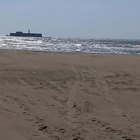 Hameau Du Puech, Rez-de-jardin Avec Parking Et Clim *
