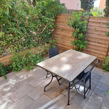 Apartment Hameau Du Puech, Rez-de-jardin Avec Parking Et Clim *