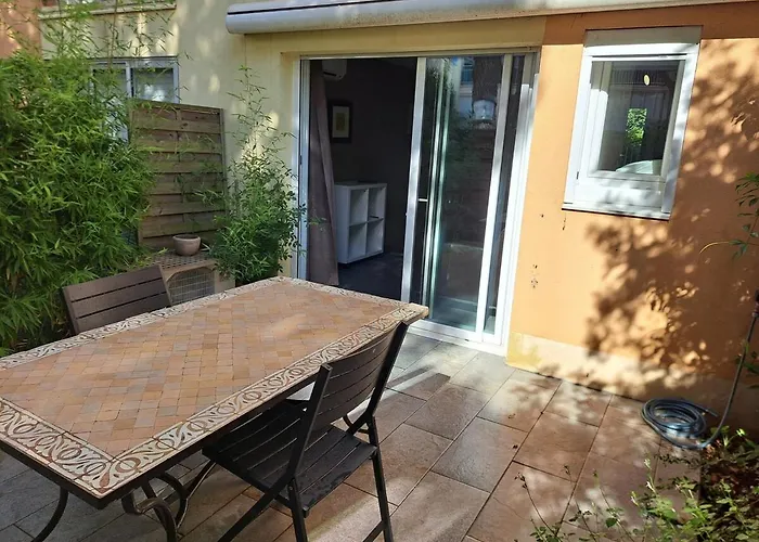 Hameau Du Puech, Rez-de-jardin Avec Parking Et Clim Apartment